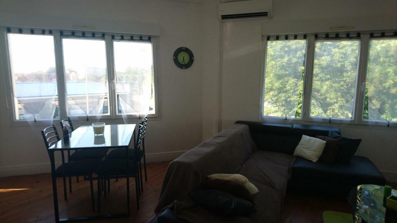 Appartement De 79 M² A 500 Metres De La Cure Jonzac Bagian luar foto