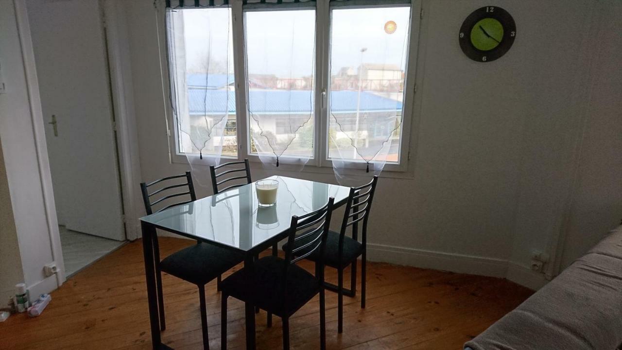 Appartement De 79 M² A 500 Metres De La Cure Jonzac Bagian luar foto